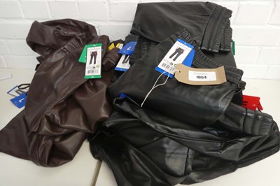 Lot 1064 - Approx. 20 pairs of ladies faux leather...