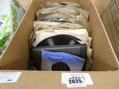 Lot 2625 - Box containing vinyl 78 records