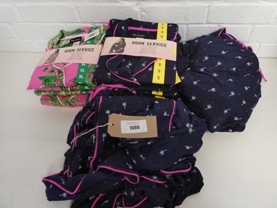 Lot Approx. 20 items of women's loungewear by Room...