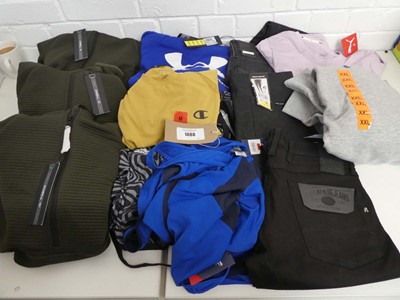 Lot 1088 - Approx. 15 items of branded clothing. To...