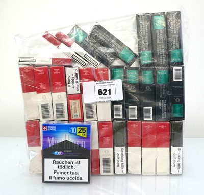 Lot 621 - 31 packs of Marlboro cigarettes, 17x Red, 3x...