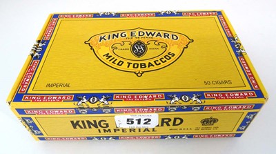 Lot 512 - A Collection of old cigars including 14x King...