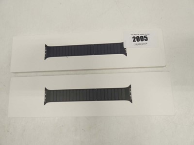 Lot 2005 - 2x Apple Watch 45mm straps; Link Leather &...