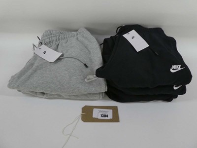 Lot 1304 - Approx. 5 pairs of Nike joggers