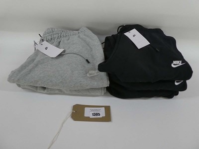 Lot 1305 - Approx. 5 pairs of Nike joggers