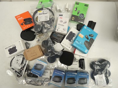 Lot 2009 - Assorted pairs of wireless / wired earphones...