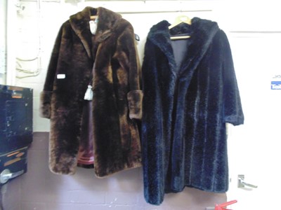 Lot 8 - A three quarter length brown faux fur coat...