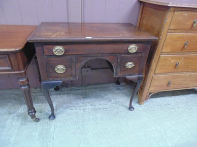 Lot 40 - An early 20th century mahogany low boy on...