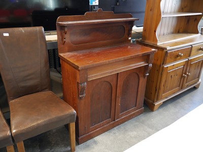 Lot 1085 - Mahogany chiffonier with single drawer and...