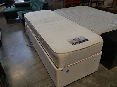 Lot 1087 - 2.5x6.5 single bed with Sleep Easy Princeton...