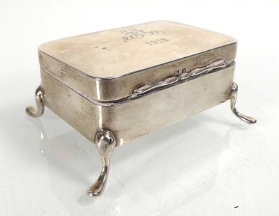 Lot 422 - An early 20th century silver ring box of...