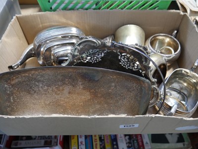 Lot 1135 - Cardboard box containing metal items incl....