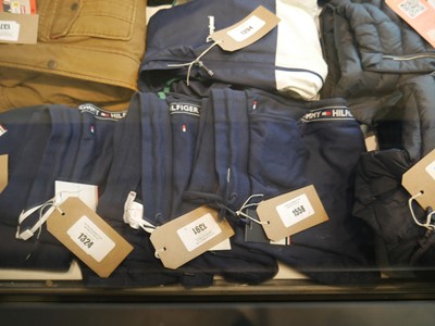 Lot 1391 - Tommy Hilfiger joggers in navy size large