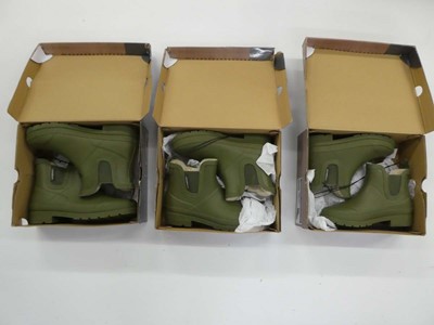 Lot 3809 - 3 boxed pairs of ladies Weatherproof fur-lined...