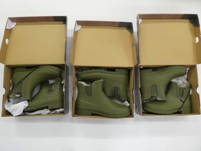 Lot 3812 - 3 boxed pairs of ladies Weatherproof fur-lined...