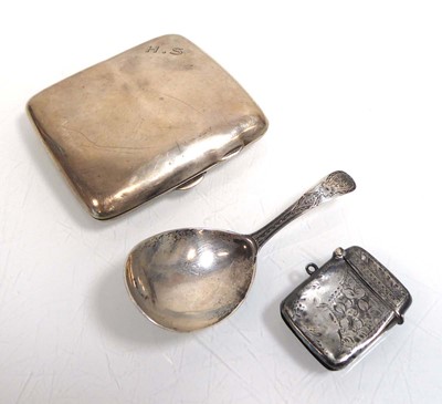 Lot 462 - A George IV silver caddy spoon with engraved...