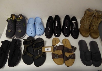 Lot 3651 - 9 pairs of men's shoes of various styles and...