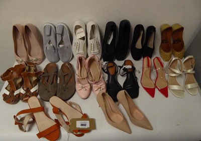 Lot 3652 - 14 pairs of ladies shoes of various styles and...