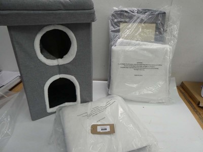 Lot 3538 - 2 flat pack cat bed and scratch sets