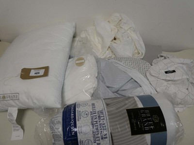 Lot 1425 - Mixed lot of bedding to include hotel grand...