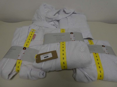 Lot 1430 - 5 Carole Hochman spa wrap robes in white