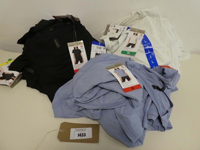 Lot 1433 - Approx, 25 ladies short sleeve active t-shirts...