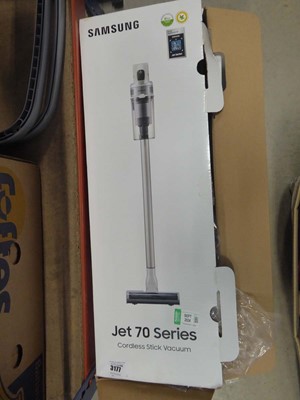 Lot 3177 - Samsung Jet 70 Series cordless stick vacuum...