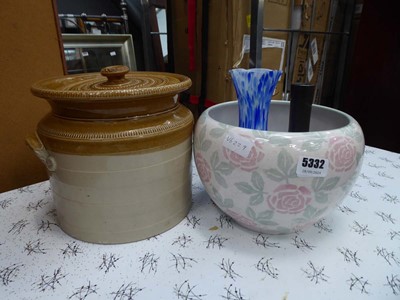 Lot 5332 - Kitchen crock plus a rose patterned bowl