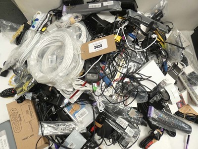 Lot 2423 - 2x bags of assorted cables, leads, PSUs,...