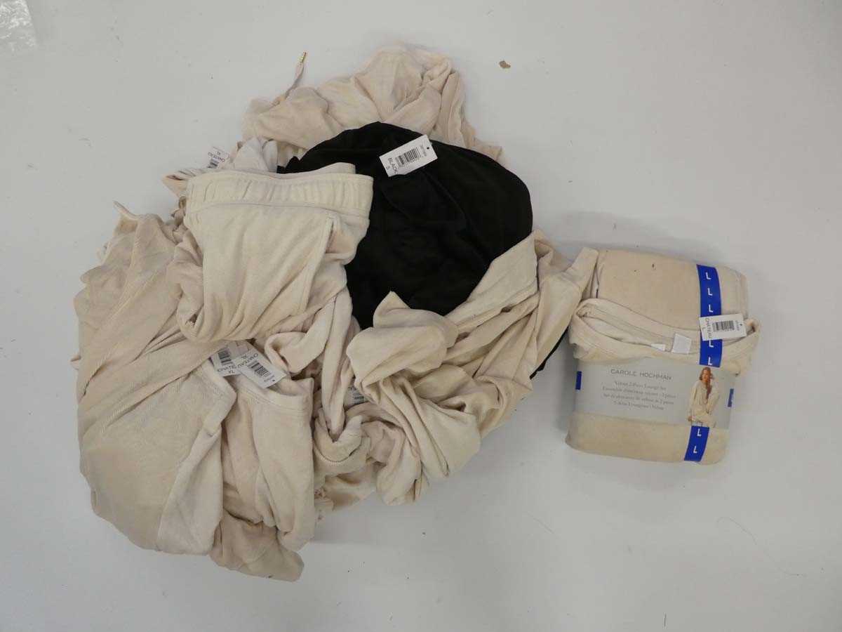 Lot 3886 - Bag containing 16 items of Carole Hochman...