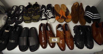 Lot 3690 - 12 pairs of men's shoes of various styles and...