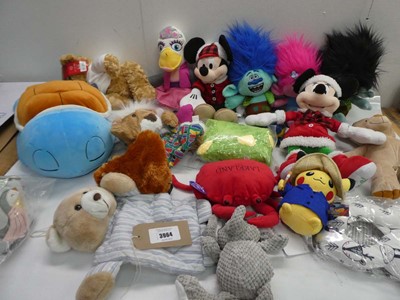 Lot 3964 - Selection of soft cuddly toys