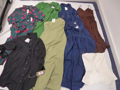 Lot 3706 - Selection of clothing to include Mint Velvet,...