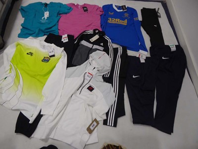 Lot 3719 - Selection of sportwear to include Nike, Adidas,...