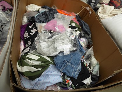 Lot 3738 - Pallet containing mixed ladies and men's clothing