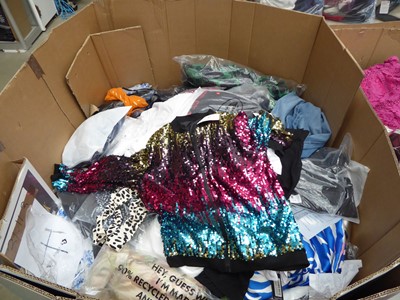 Lot 3750 - Pallet containing mixed ladies and men's clothing