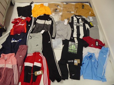 Lot 3769 - Selection of children's sportswear