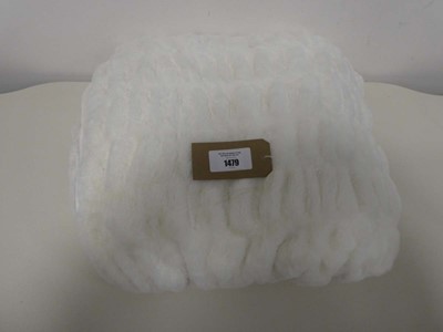 Lot 1479 - A cream/white faux fur throw.