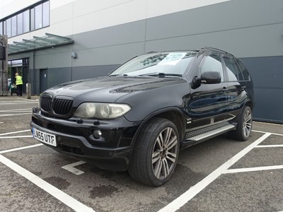 Lot 4002 - (LN55 UTF) 2005 BMW X5 SE D estate in black,...