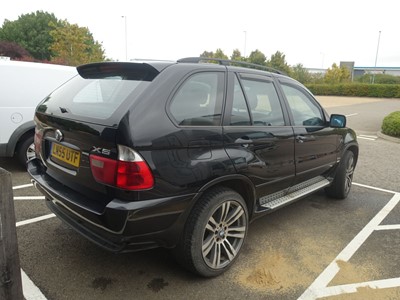 Lot 4002 - (LN55 UTF) 2005 BMW X5 SE D estate in black,...