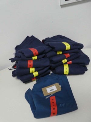 Lot 1498 - Approx. 15 pairs of Puma shorts.