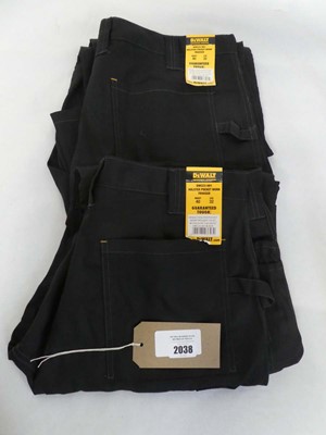 Lot 2 pairs of men's Dewalt holster pocket work...