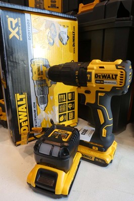 Lot A Dewalt DCD778 XR brushless 18v cordless...