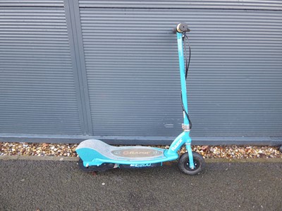 Lot 4031 - Razor electric scooter