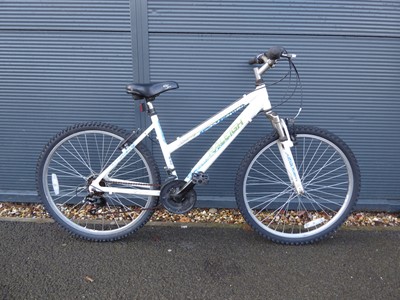 Lot 4032 - Raleigh Mustang white mountain bike