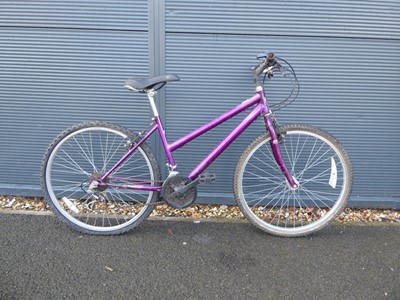 Lot 4036 - Reflex purple town bike