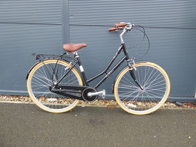 Lot 4047 - Pendleton Ashwell black town bike