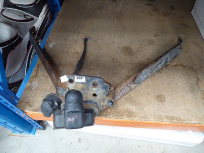 Lot 4087 - Tow bar with frame