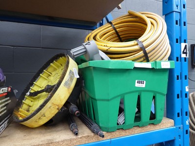 Lot 4093 - Assortment of garden items to include hose...