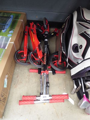 Lot 4129 - 3 Street Runner scooters